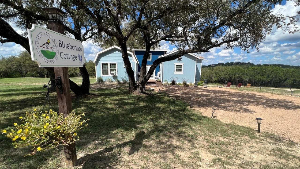 Hill Country Highland'S Bluebonnet Cottage มาเบิล ฟอลส์ ภายนอก รูปภาพ