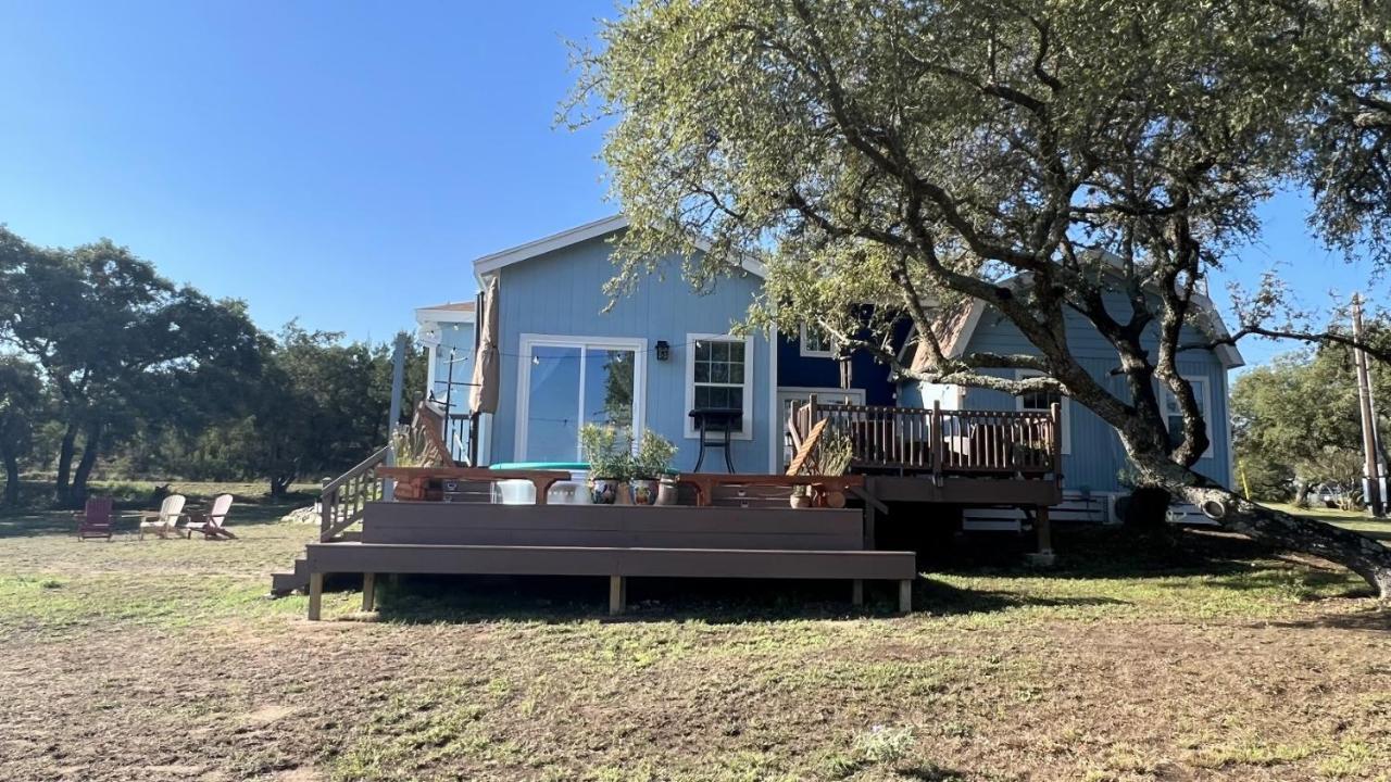 Hill Country Highland'S Bluebonnet Cottage มาเบิล ฟอลส์ ภายนอก รูปภาพ