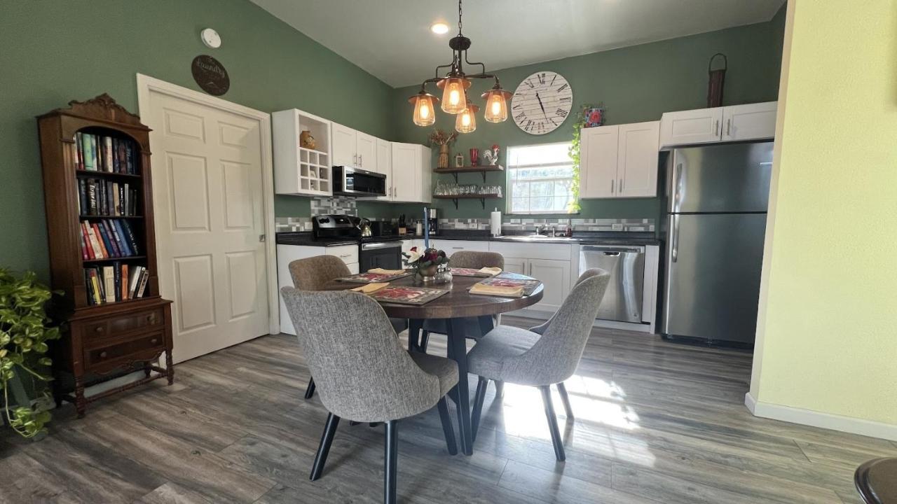 Hill Country Highland'S Bluebonnet Cottage มาเบิล ฟอลส์ ภายนอก รูปภาพ