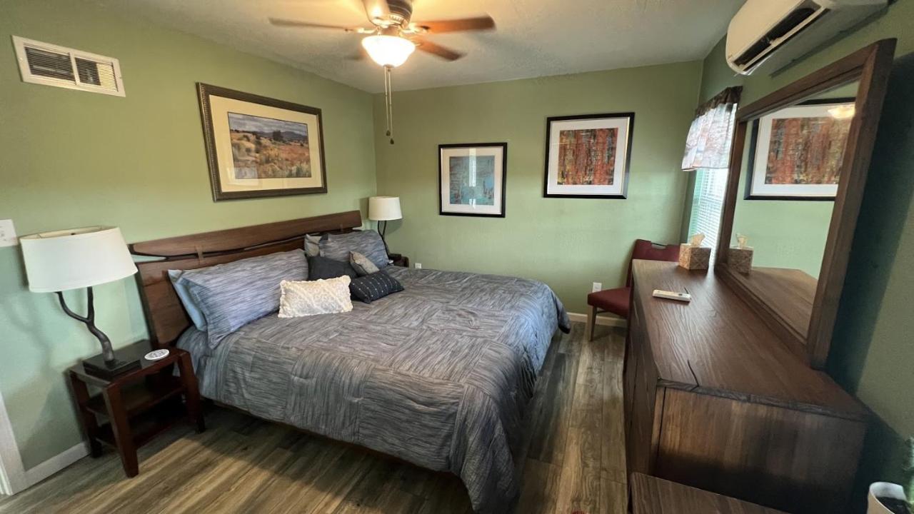 Hill Country Highland'S Bluebonnet Cottage มาเบิล ฟอลส์ ภายนอก รูปภาพ