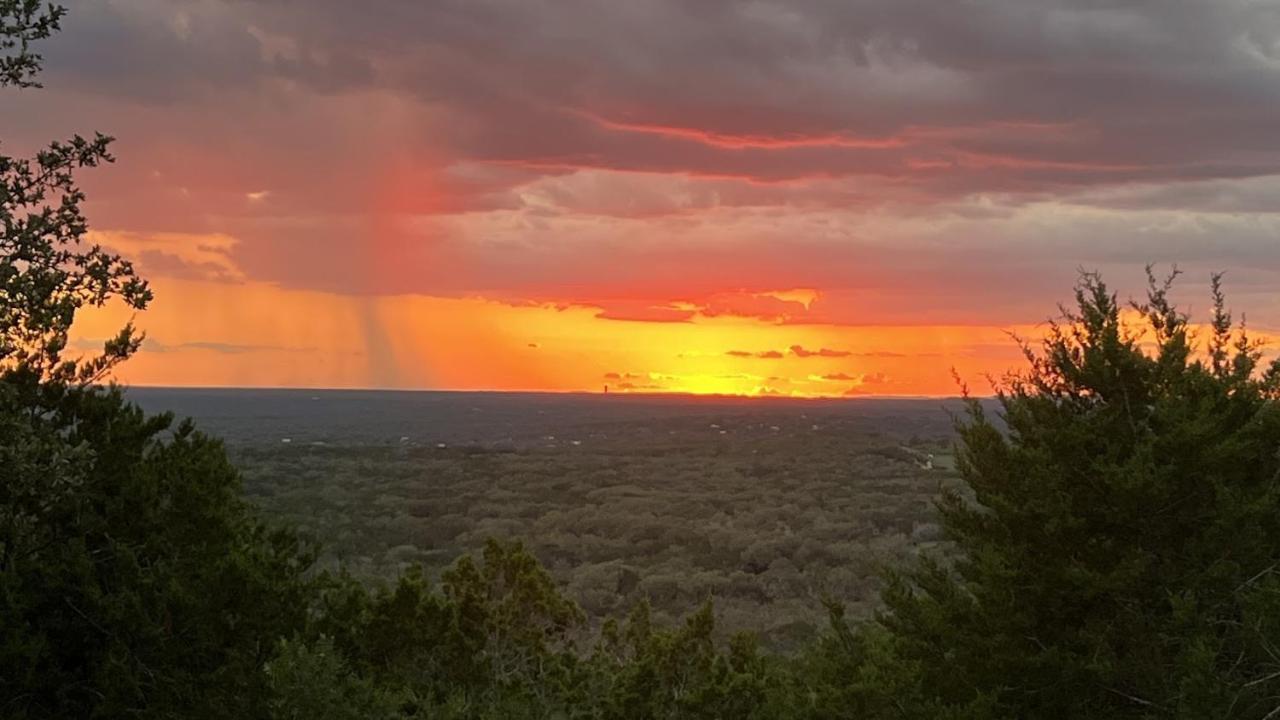 Hill Country Highland'S Bluebonnet Cottage มาเบิล ฟอลส์ ภายนอก รูปภาพ