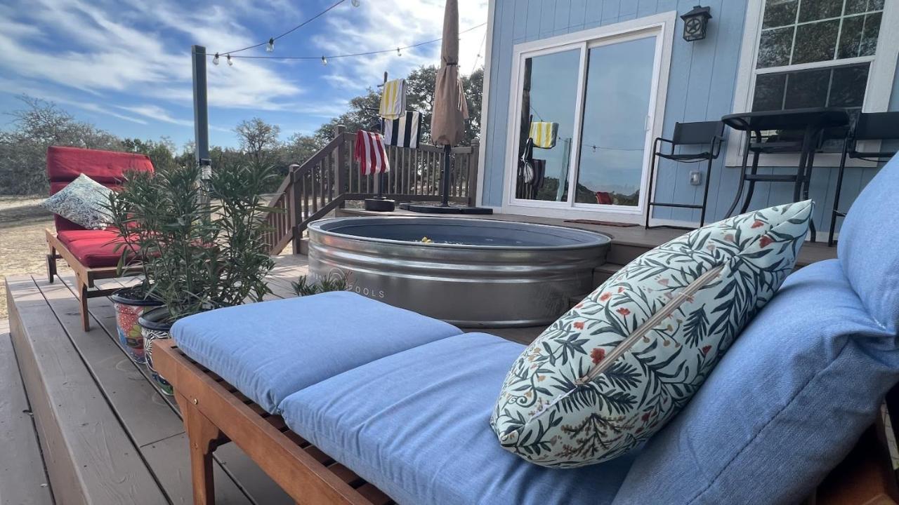 Hill Country Highland'S Bluebonnet Cottage มาเบิล ฟอลส์ ภายนอก รูปภาพ