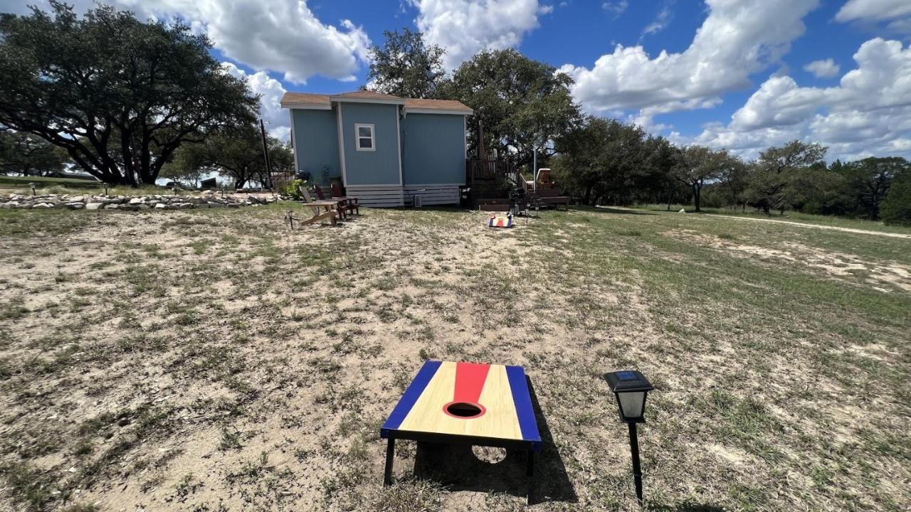 Hill Country Highland'S Bluebonnet Cottage มาเบิล ฟอลส์ ภายนอก รูปภาพ