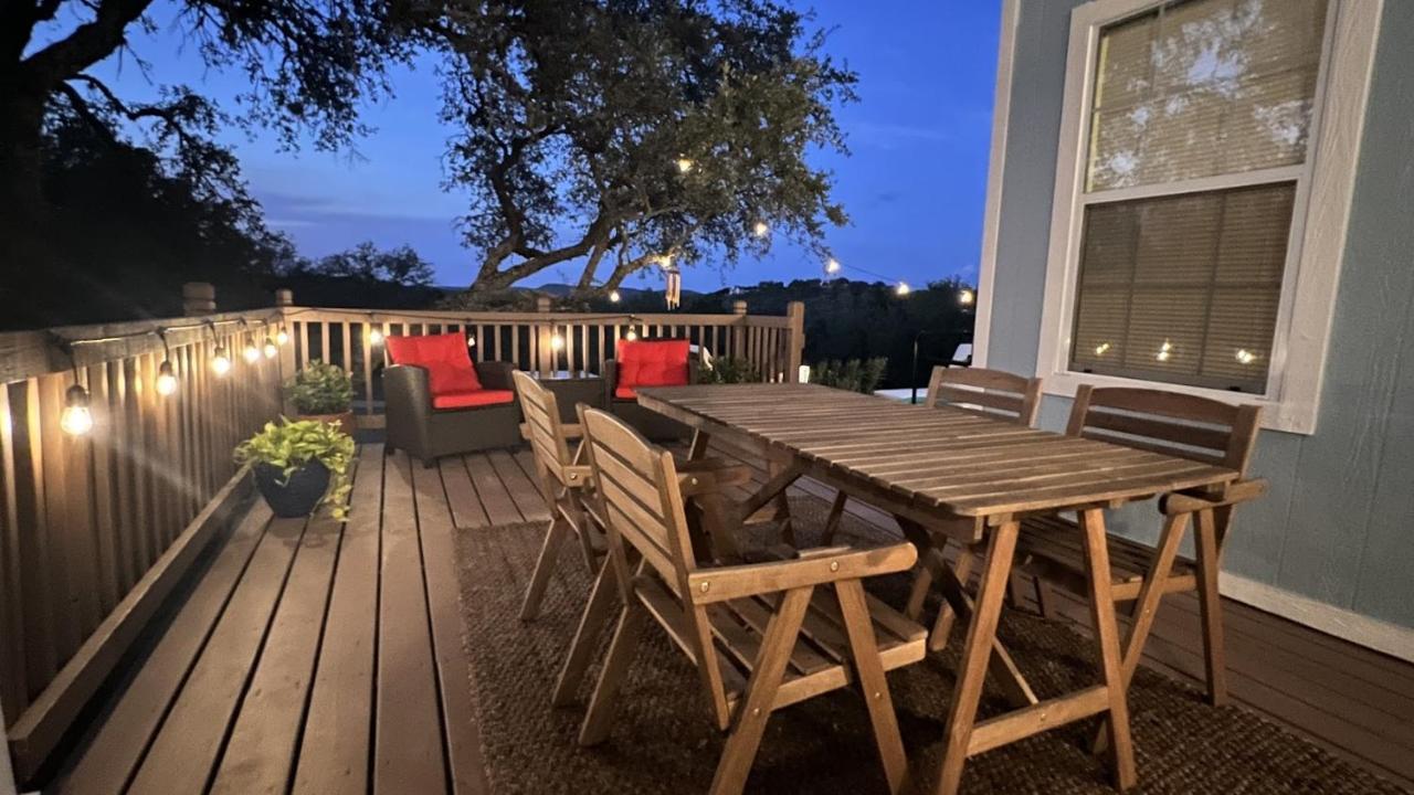 Hill Country Highland'S Bluebonnet Cottage มาเบิล ฟอลส์ ภายนอก รูปภาพ